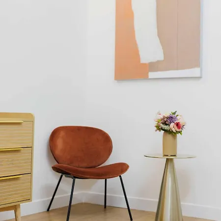 Stylish 3 Min From Haussmann, Sleeps4 * Paříž